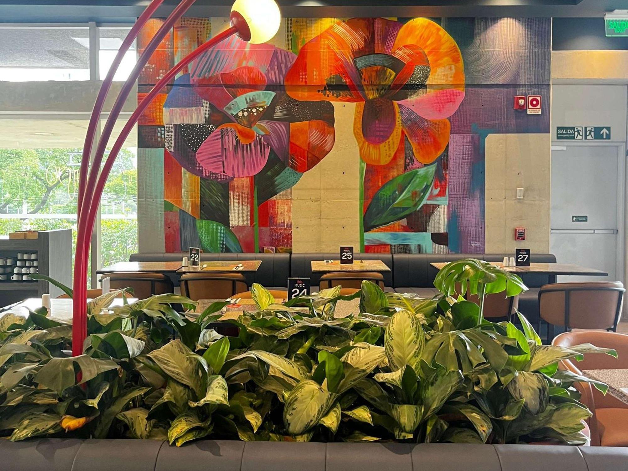 Ibis Medellin Hotel Exterior foto